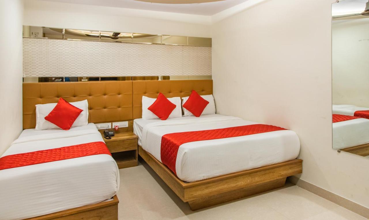 Hotel Hometown Near Us Embassy Bkc Мумбай Екстериор снимка